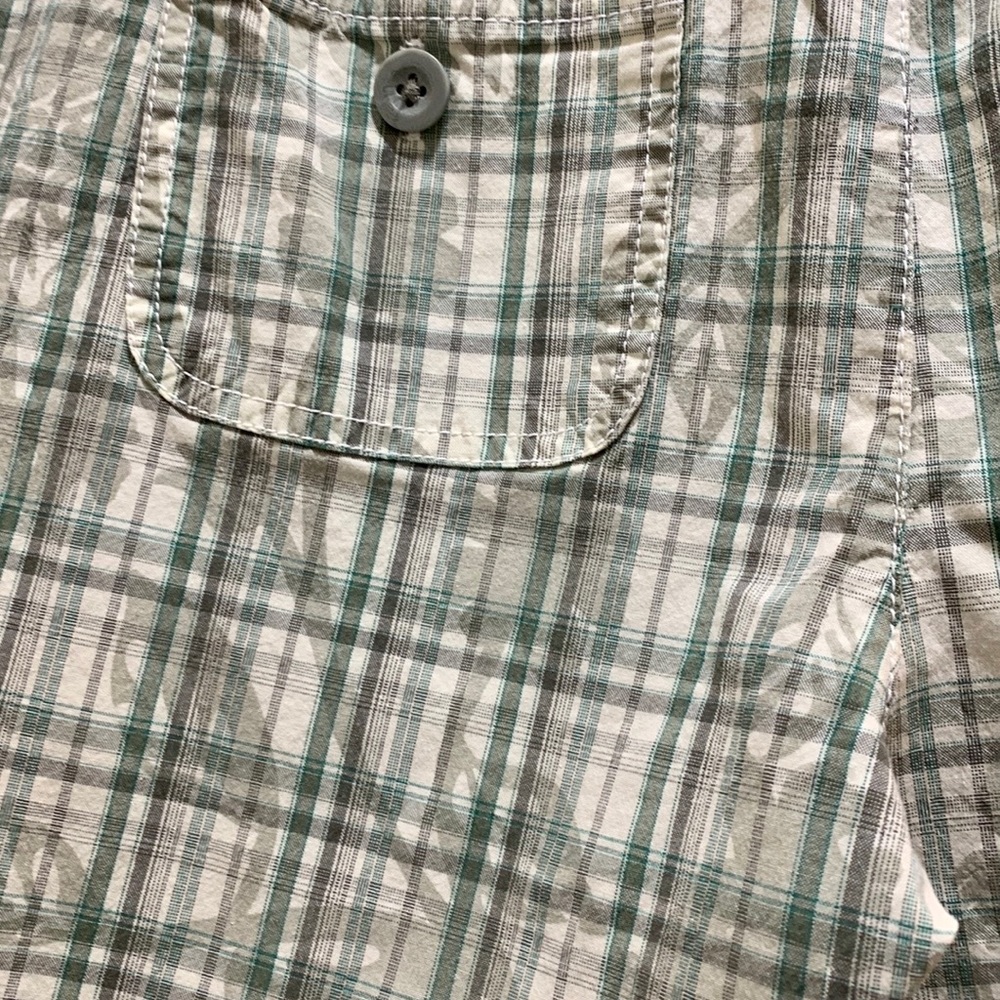 TWO PAIR OF SONOMA PLAID BERMUDA SHORTS - Picture 6 of 9